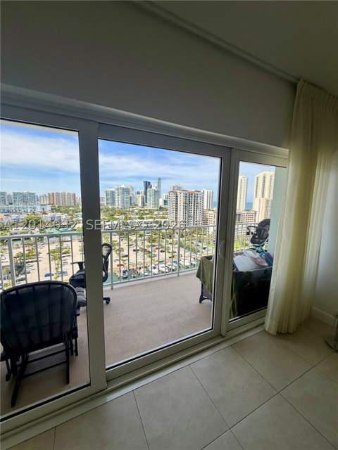 500 Bayview Dr 1631, Sunny Isles Beach FL - photo 8 of 27