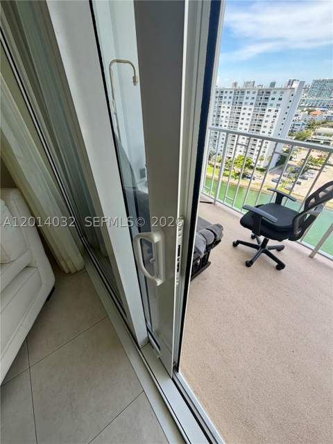 500 Bayview Dr 1631, Sunny Isles Beach FL - photo 9 of 27