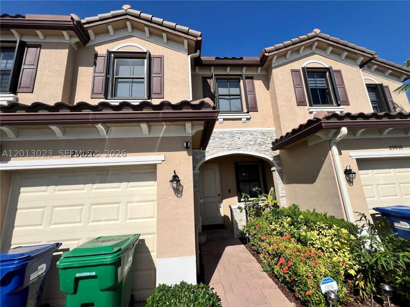 3 bedroom Townhouse at 25020 SW 114th Ave, Coco Palm Villas, Homestead — photo 2