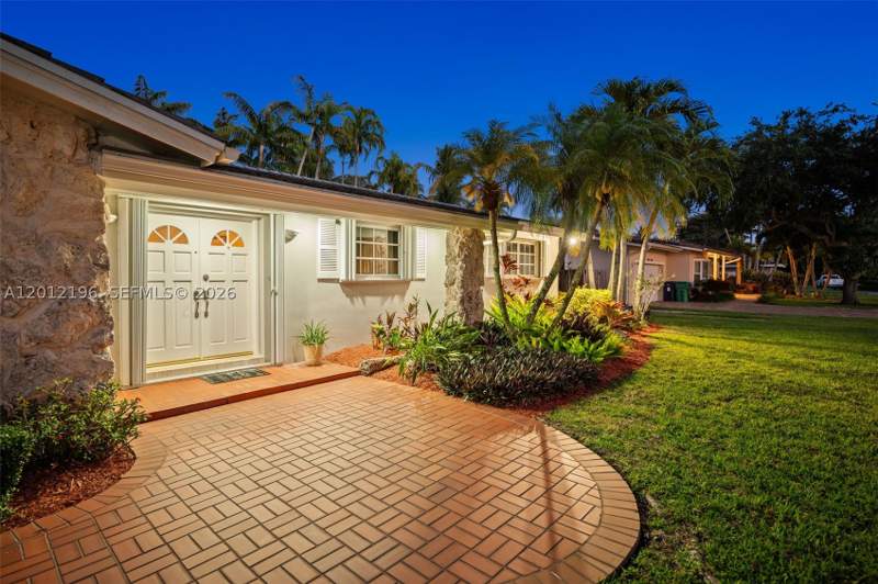 3 bedroom SingleFamilyResidence at 15705 SW 77th Ave, Palmetto Road Ests, Palmetto Bay — photo 2