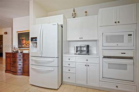 15705 SW 77th Ave, Palmetto Bay FL - photo 9 of 34