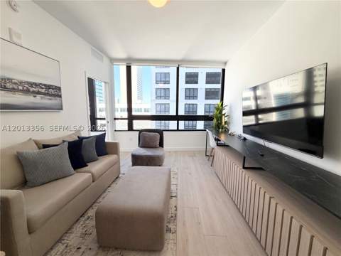 225 N Miami Ave 1412, Miami FL - photo 7 of 39