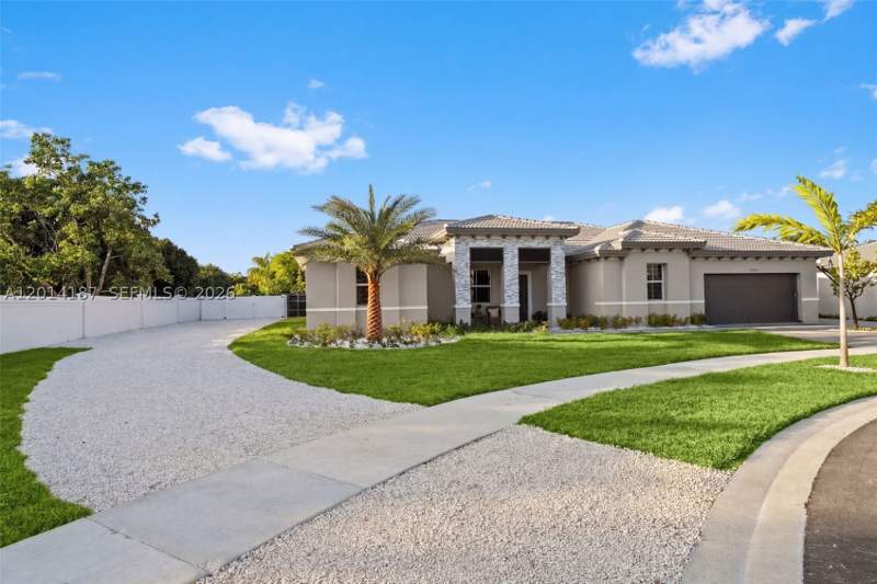 5 bedroom SingleFamilyResidence at 13283 SW 188th Ter, Hawthorne Galiano Pointe, Miami — photo 2