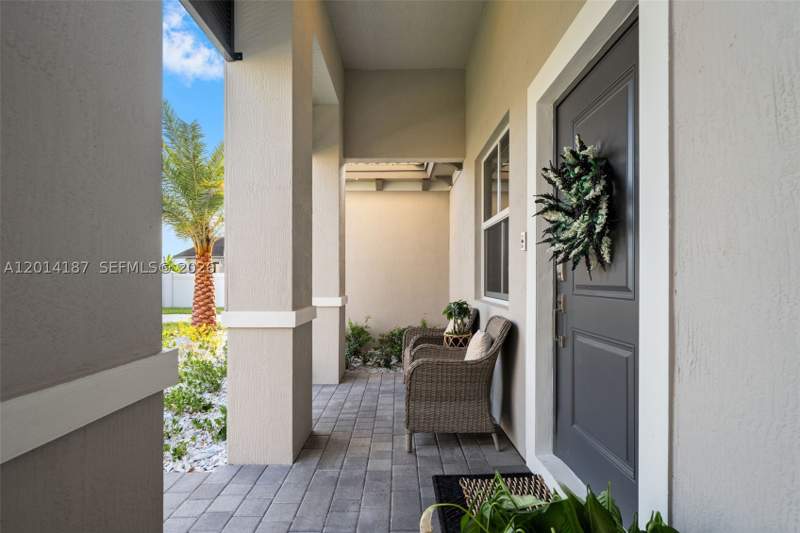 5 bedroom SingleFamilyResidence at 13283 SW 188th Ter, Hawthorne Galiano Pointe, Miami — photo 3