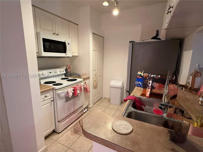 1 bedroom Condominium at 17145 N Bay Rd 4102, Porto Bellagio Condo, Sunny Isles Beach — photo 4