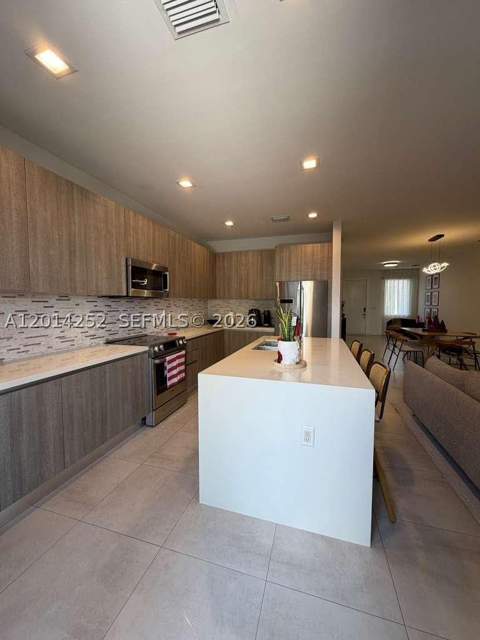 7187 NW 103 Path 7187, Miami FL - photo 7 of 27