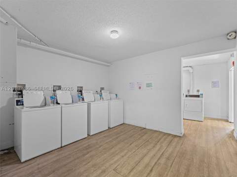 6950 Miami Gardens Dr 2-506, Hialeah FL - photo 18 of 31