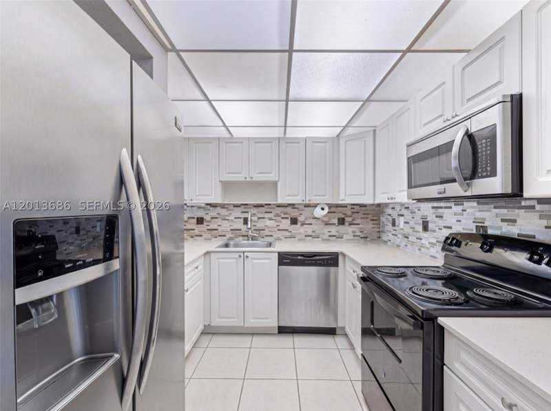 1 bedroom Condominium at 6950 Miami Gardens Dr 2-506, Coral Gate East Condo, Hialeah — photo 3