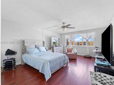 6950 Miami Gardens Dr 2-506, Hialeah FL - photo 9 of 31