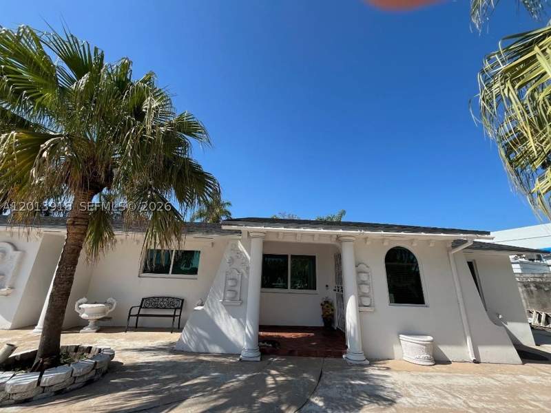 4 bedroom SingleFamilyResidence at 2525 SW 107th Ct, P & A Sub, Miami — photo 2