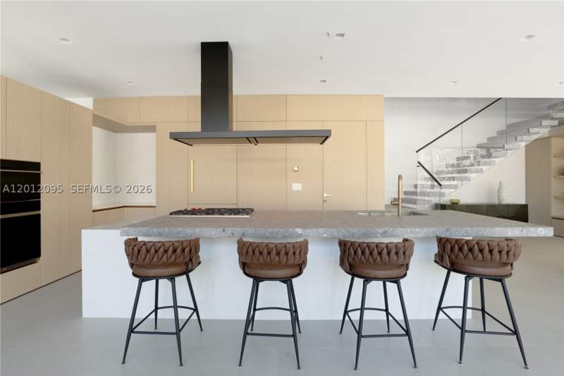 5 bedroom SingleFamilyResidence at 861 NE 91st Ter, Golden Gate Park Addn, Miami Shores — photo 5