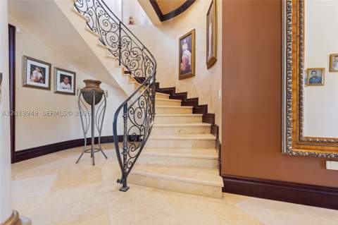 9861 NW 135th St, Hialeah Gardens FL - photo 12 of 53