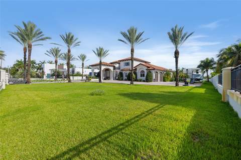 9861 NW 135th St, Hialeah Gardens FL - photo 6 of 53