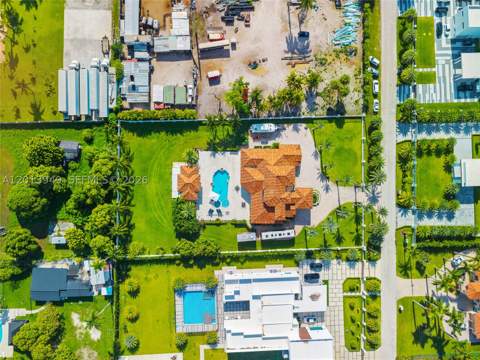 9861 NW 135th St, Hialeah Gardens FL - photo 8 of 53