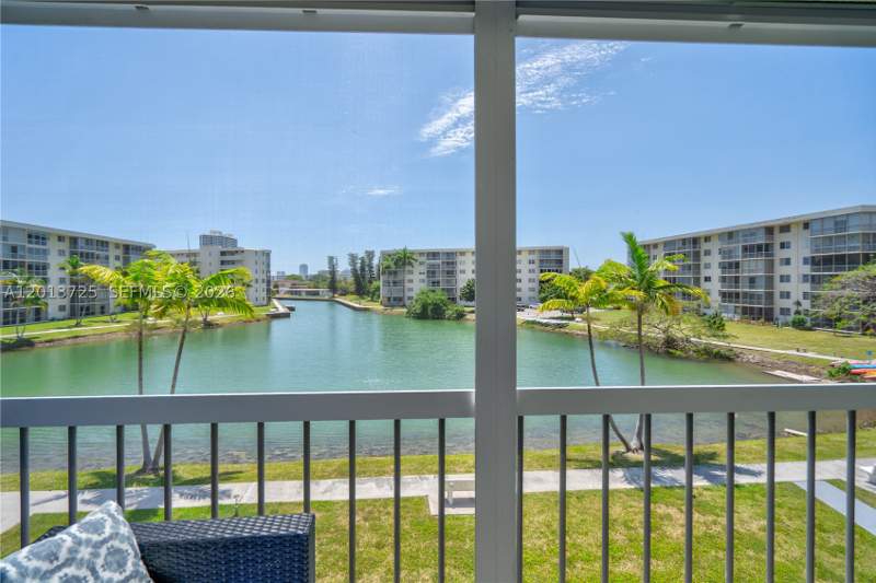 2 bedroom Condominium at 2851 Leonard Dr J306, Point East Sec II Condo, Aventura — photo 3