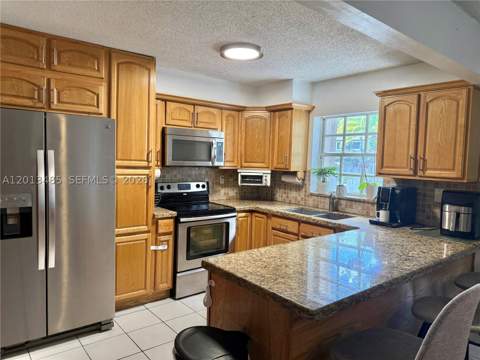 10330 SW 154th Cir Ct 51, Miami FL - photo 10 of 38