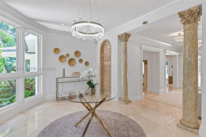6 bedroom SingleFamilyResidence at 9400 Old Cutler Rd, Amd Pl Of Journeys End, Coral Gables — photo 4