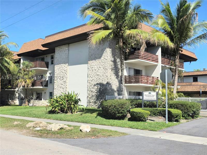1 bedroom Condominium at 7477 SW 82nd St C115, Dadeland Capri Condo, Miami — photo 2