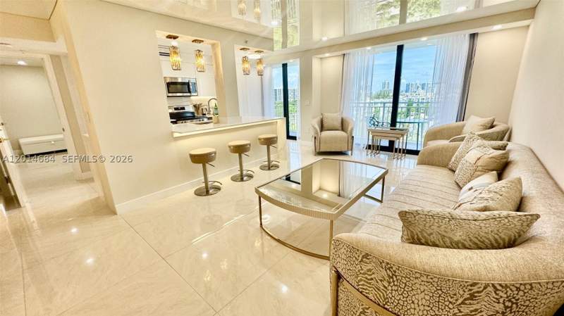 2 bedroom Condominium at 210 174th St 811, Winston Towers 600 Condo, Sunny Isles Beach — photo 3