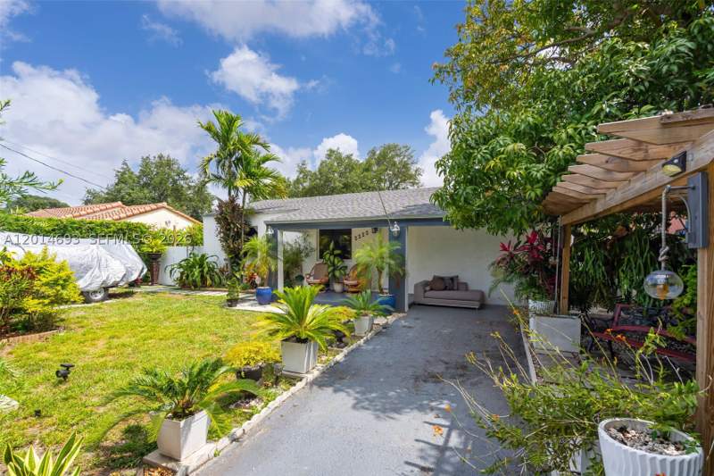 3 bedroom SingleFamilyResidence at 2222 NW 105th St, Sherwood Heights, Miami — photo 3