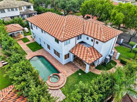 16763 NW 77th Path, Miami Lakes FL - photo 9 of 61