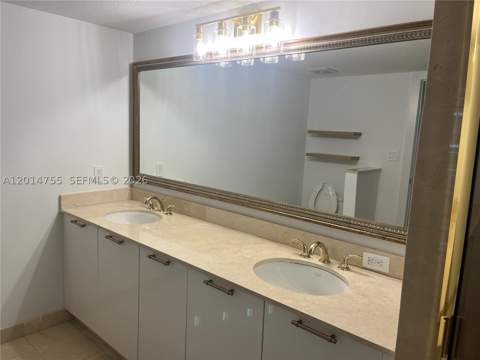 1800 N Bayshore Dr 614, Miami FL - photo 11 of 44