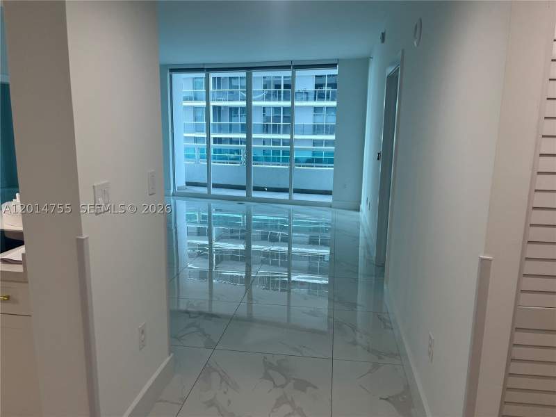 2 bedroom Condominium at 1800 N Bayshore Dr 614, 1800 Club Condo, Miami — photo 3
