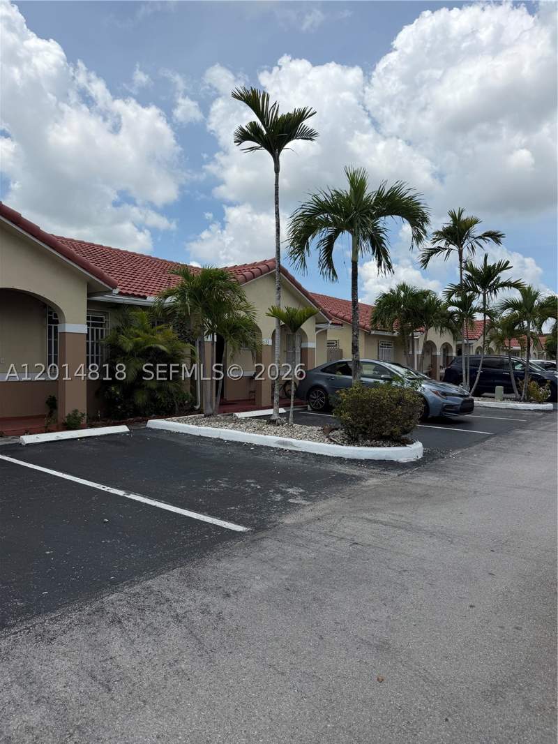 2 bedroom Condominium at 7101 W 24th Ave 14, West Palm Gardens Villas, Hialeah — photo 2