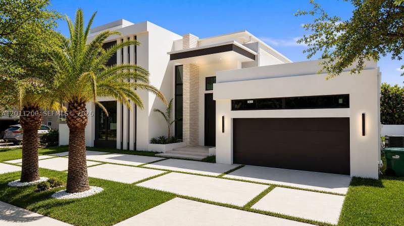 5 bedroom SingleFamilyResidence at 16022 NW 83rd Ct, Graham West, Miami Lakes — photo 4