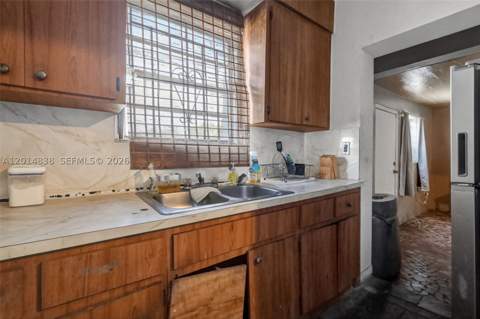 1211 NW 37th St, Miami FL - photo 12 of 20