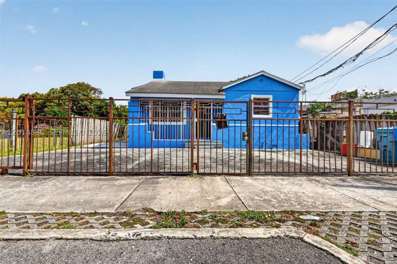 3 bedroom SingleFamilyResidence at 1211 NW 37th St, N Miami Estates, Miami — photo 4