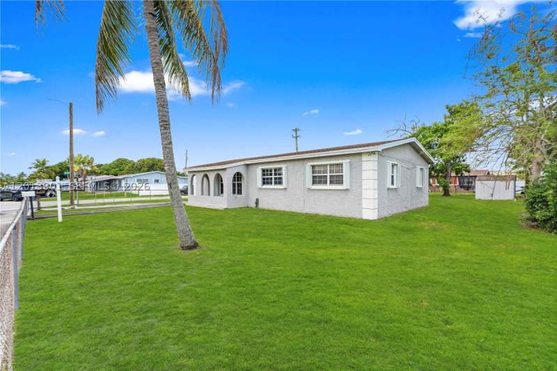 3 bedroom SingleFamilyResidence at 1315 NW 192nd St, Norwood 5th Addn Sec 1, Miami Gardens — photo 2