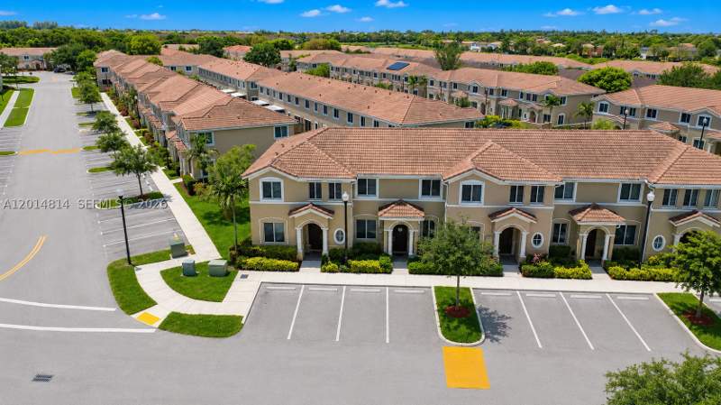 3 bedroom Townhouse at 2382 SE 10th St, Towns At Seascape, Homestead — photo 5