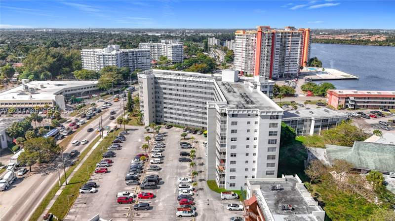 1 bedroom Condominium at 1401 NE Miami Gardens Dr 286, Fifith Moorings Condo, Miami — photo 4