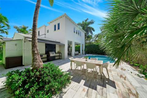 1281 S Venetian Way, Miami FL - photo 10 of 48