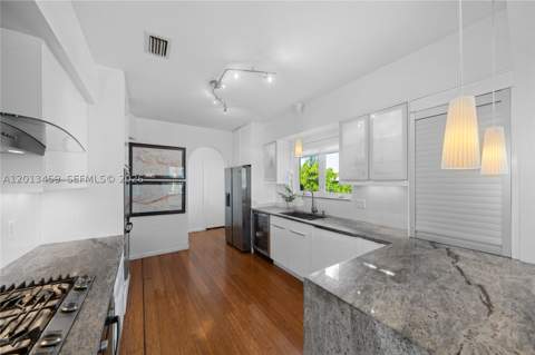 1281 S Venetian Way, Miami FL - photo 23 of 48