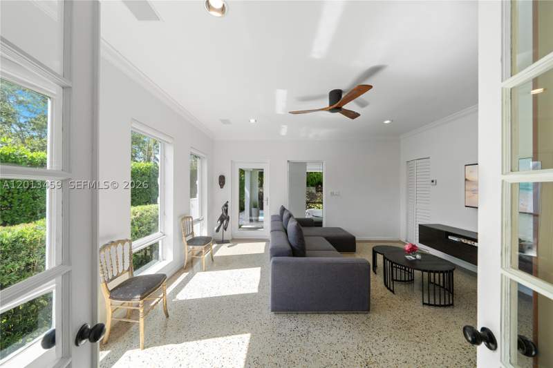 4 bedroom SingleFamilyResidence at 1281 S Venetian Way, San Marco, Miami — photo 5