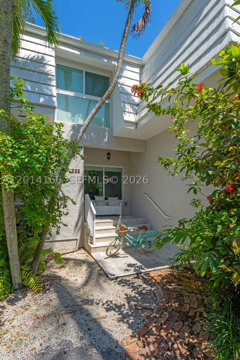 2 bedroom Townhouse at 232 Sea View Dr 108, Cape Florida Club Condo, Key Biscayne — photo 2