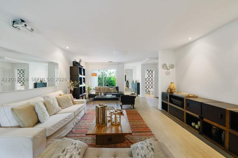 2 bedroom Townhouse at 232 Sea View Dr 108, Cape Florida Club Condo, Key Biscayne — photo 3
