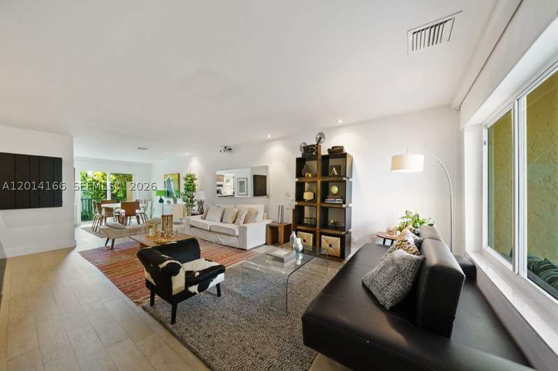 2 bedroom Townhouse at 232 Sea View Dr 108, Cape Florida Club Condo, Key Biscayne — photo 5