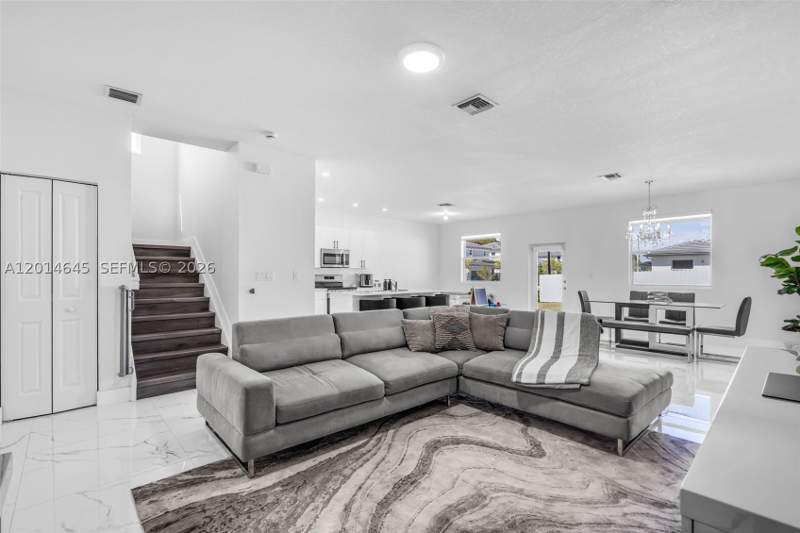 5 bedroom SingleFamilyResidence at 13629 SW 186th Ln, Galiano, Miami — photo 3