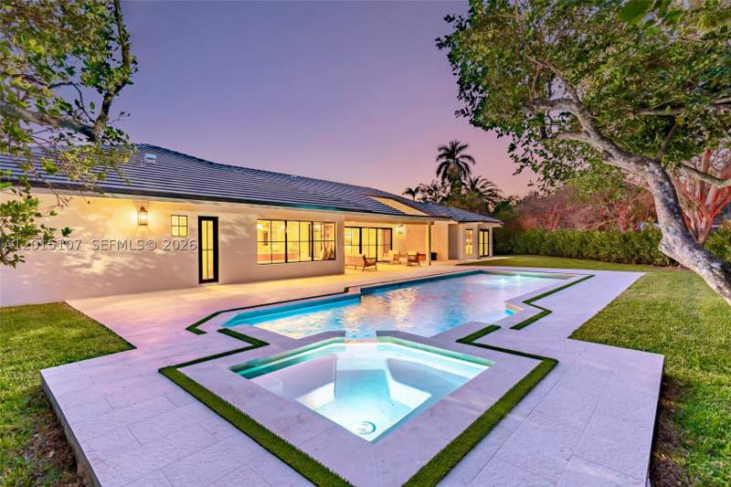 5 bedroom SingleFamilyResidence at 16889 SW 73rd Ct, Banyan Woods, Palmetto Bay — photo 3