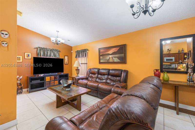 4 bedroom SingleFamilyResidence at 12801 SW 248th Ter, Princetonian By The Park, Homestead — photo 5