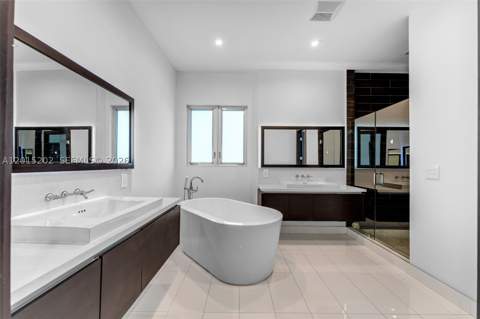 8221 NW 34th Dr, Doral FL - photo 23 of 59
