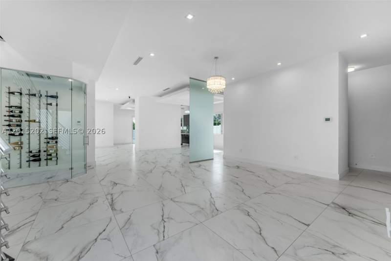 4 bedroom SingleFamilyResidence at 8221 NW 34th Dr, Oasis Park Square At Dora, Doral — photo 3