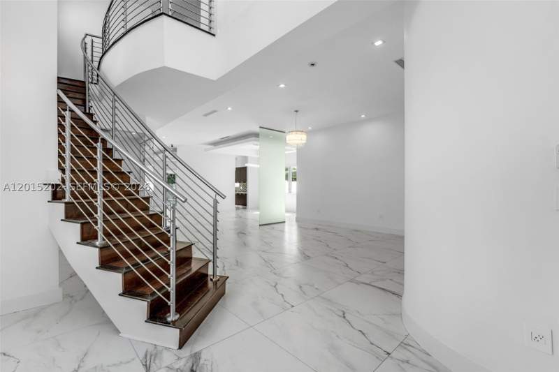 4 bedroom SingleFamilyResidence at 8221 NW 34th Dr, Oasis Park Square At Dora, Doral — photo 5