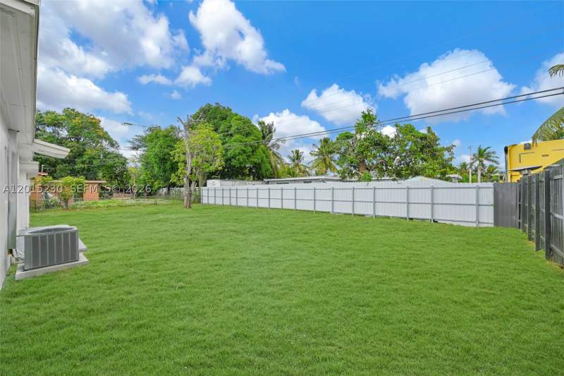 4 bedroom SingleFamilyResidence at 12621 NW 22nd Ct, Golf Estates, Miami — photo 5