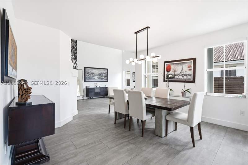 4 bedroom SingleFamilyResidence at 11090 NW 84th St, Islands At Doral, Doral — photo 5