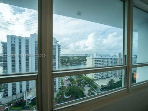 5445 Collins Ave 1718, Miami Beach FL - photo 7 of 12