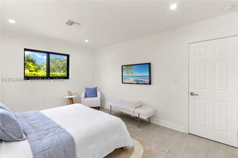10 NW 100th St, Miami Shores FL - photo 7 of 40
